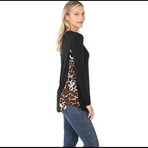 CONTRAST SIDE PANEL LEOPARD PRINT LONG SLEEVE TOP